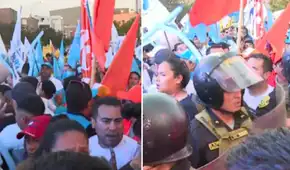 Debate municipal: simpatizantes de Renovación Popular y Fuerza Popular se enfrentan en exteriores del local