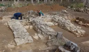 Arqueólogos descubren un templo romano perdido en un bosque de Alemania: encuentran objetos religiosos y la figura de la diosa Victoria