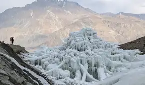 Un ingeniero de la India creó glaciares artificiales en el Himalaya y una década después abastecen de agua a decenas de aldeas