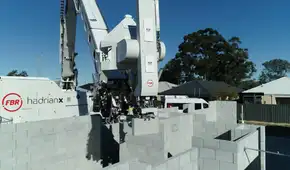 Más de 300 ladrillos por hora: este nuevo robot es capaz de construir una casa "en un solo día"