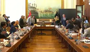 Debate de facultades en el Senado se suspende hasta el miércoles: sesión se desarrolló entre altercados