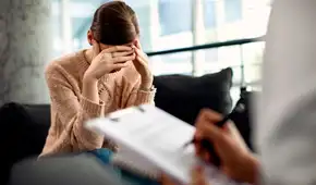 Solo 21 psicólogos por cada 100.000 peruanos: pacientes esperan hasta tres meses por atención psicológica que puede agravar la depresión Solo 21 psicólogos por cada 100.000 peruanos: pacientes esperan hasta tres meses por atención psicológica que puede agravar la depresión