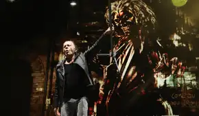 El Estadio Nacional se tiñó de rojo por Iron Maiden y Dickinson ondeó la bicolor