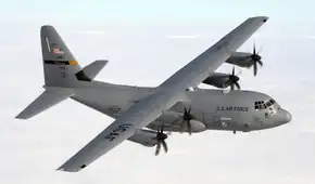 EE. UU. despliega aviones militares capaces de lanzar más de 11.000 litros de retardante en segundos para frenar los incendios forestales