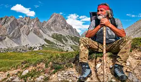 A los 77 años, temía no terminar de restaurar su cabaña: hoy vive a 1.800 metros en los Alpes para preservar su legado familiar A los 77 años, temía no terminar de restaurar su cabaña: hoy vive a 1.800 metros en los Alpes para preservar su legado familiar