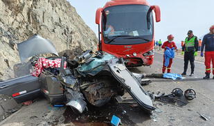 Tragedia en Arequipa: 3 fallecidos en choque entre bus y auto en Cerro Verde