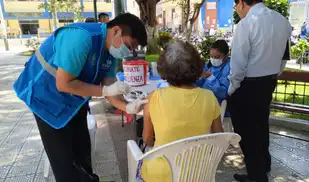 Excluyen a grupos de riesgo de vacuna contra la H3N2