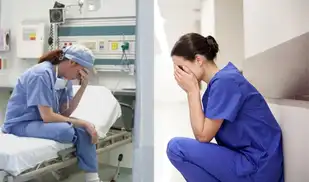 Cada vez hay más mujeres médicas en el Perú, pero enfrentan mayor carga de estrés y violencia   