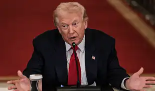 Trump advierte que Irán "recibirá un duro golpe" y que considera su destrucción 