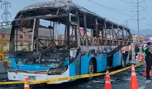 Los Mexicanos incendian buses para extorsionar a transportistas
