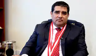 TC repone a fiscal supremo vinculado a la red de los "Cuellos Blancos del Puerto"