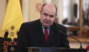 RLA busca ayuda del Congreso y pide que le informe al JNE que no asumirá como senador