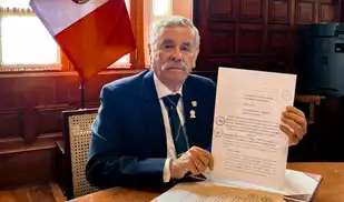 Policías y militares se juzgarán a sí mismos: fujimorismo promulga nueva ley de impunidad Policías y militares se juzgarán a sí mismos: fujimorismo promulga nueva ley de impunidad