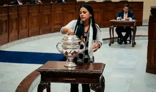Un tránsfuga rompió el bloque de oposición en la elección en el Senado