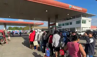 Gobierno de Fujimori anuncia subsidio de hasta 20% para transportistas ante alza de combustible