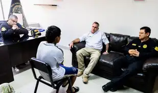 Rafael Belaúnde justifica interrogatorio a detenidos: "Solo quería verificar su estado de salud" Rafael Belaúnde justifica interrogatorio a detenidos: "Solo quería verificar su estado de salud"