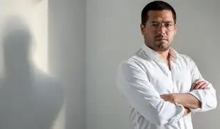 Óscar Martínez: “El exilio te vuelve un sujeto del pasado, pero un periodista no puede permitirse eso, debe seguir” Óscar Martínez: “El exilio te vuelve un sujeto del pasado, pero un periodista no puede permitirse eso, debe seguir”