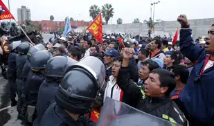 SUTEP advierte a Elmer Cuba: “Nos sentimos burlados” y prepara acciones de fuerza SUTEP advierte a Elmer Cuba: “Nos sentimos burlados” y prepara acciones de fuerza