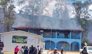 Cajamarca: suspenden elecciones tras atentado con explosivos e incendio en colegio de Sorochuco Cajamarca: suspenden elecciones tras atentado con explosivos e incendio en colegio de Sorochuco