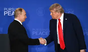 Trump le compra diésel a Putin en plena guerra