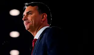 Flávio Bolsonaro salió de Brasil con rumbo a Estados Unidos tras perder las elecciones presidenciales