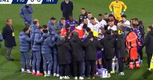 Conmoción en Italia: jugador de Fiorentina se desvaneció en pleno partido y jugadores lloraron de preocupación