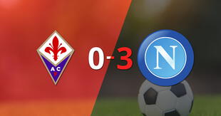 Resumen: Una gran actuación de Napoli le da la victoria por 3 a 0 ante Fiorentina