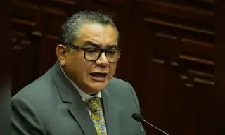 Moción de censura contra Juan José Santiváñez fue aprobada por el Congreso: fracasó el blindaje de sus aliados