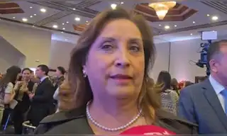 Dina Boluarte reaparece en acto público después de más de 10 meses: “Yo estoy feliz” Dina Boluarte reaparece en acto público después de más de 10 meses: “Yo estoy feliz”