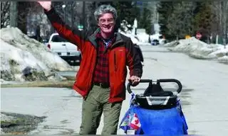 Quebró su negocio a los 45 años y decidió recorrer el mundo a pie: caminó 75.000 kilómetros durante 11 años Quebró su negocio a los 45 años y decidió recorrer el mundo a pie: caminó 75.000 kilómetros durante 11 años