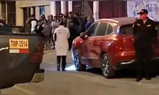 Sicarios asesinan a hombre frente a su esposa e hijo cuando regresaba a su casa en el Callao Sicarios asesinan a hombre frente a su esposa e hijo cuando regresaba a su casa en el Callao