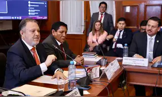 Carlos Mesía acelera votación de facultades en Constitución