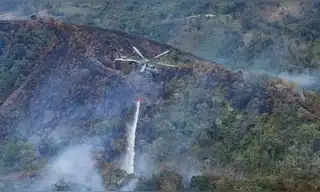 Quitaron dinero a la FAP para equipar helicópteros contra incendios forestales