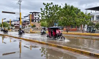 Calles de Piura permanecen inundadas tras las primeras lluvias de El Niño: vecinos denuncian demora en la atención