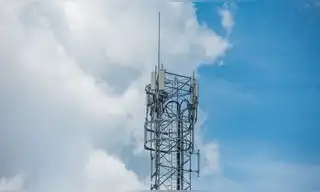 Demandaron a una empresa de telefonía por una antena instalada a 25 metros de su casa y, después de 26 años, recibirán millonaria indemnización Demandaron a una empresa de telefonía por una antena instalada a 25 metros de su casa y, después de 26 años, recibirán millonaria indemnización
