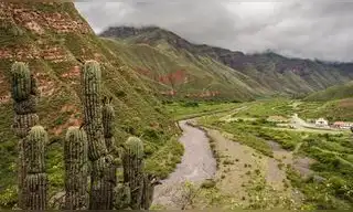 Juan, de 72 años, y Antolina, de 74, llevan más de 50 años juntos, pero cada uno duerme en su propio rancho de piedra a 3.500 metros de altura