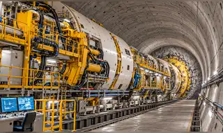 Mide 135 metros y detecta fallas invisibles: la tuneladora que excava en China el túnel submarino de alta velocidad más largo del mundo