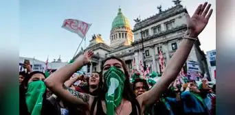 Cerca de 60.000 abortos se realizaron este 2022 en centros públicos de Argentina Cerca de 60.000 abortos se realizaron este 2022 en centros públicos de Argentina