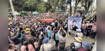 Ayacucho entierra a sus víctimas de la represión Ayacucho entierra a sus víctimas de la represión