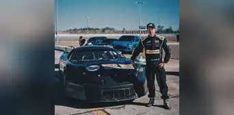 Mario Hart: Ex chico reality se afianza como piloto profesional Mario Hart: Ex chico reality se afianza como piloto profesional
