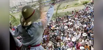 En fiesta de Reyes se entregó una tonelada de peras en Tiabaya En fiesta de Reyes se entregó una tonelada de peras en Tiabaya