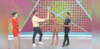 “Amor y fuego” le entrega a Gabriela Herrera la copa que le negó Gisela Valcárcel “Amor y fuego” le entrega a Gabriela Herrera la copa que le negó Gisela Valcárcel