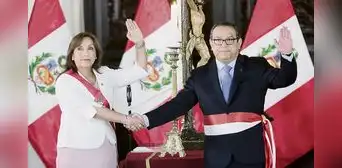 Dina Boluarte quiso renunciar tras primeros fallecidos, pero Otárola la convenció de quedarse Dina Boluarte quiso renunciar tras primeros fallecidos, pero Otárola la convenció de quedarse