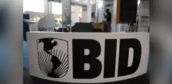 MEF acuerda nuevo crédito de hasta US$ 100 millones con el BID MEF acuerda nuevo crédito de hasta US$ 100 millones con el BID