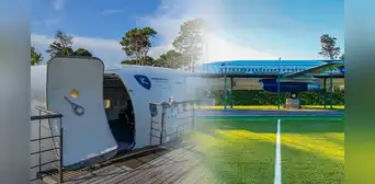 Punta del Este: ¿cuál es el colegio que usa un avión como laboratorio? Punta del Este: ¿cuál es el colegio que usa un avión como laboratorio?