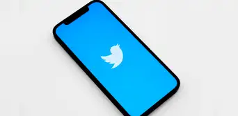 Twitter hace cambio en su versión para iOS y provoca disgusto entre los usuarios de iPhone Twitter hace cambio en su versión para iOS y provoca disgusto entre los usuarios de iPhone