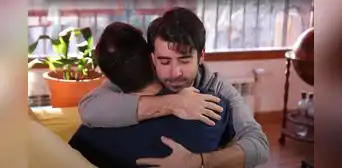 ¿Por qué algunos universitarios ‘heteros’ sienten atracción entre ellos cuando están ebrios? Estudio lo explica