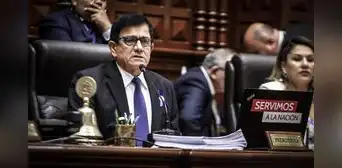 Presidente del Congreso plantea que FF. AA. hagan uso de la fuerza contra la minería ilegal