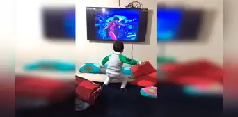 Facebook viral: niño imita a Michael Jackson con sus pasos de baile al ritmo de 'Thriller' [VIDEO]