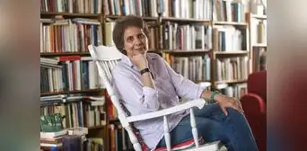 Rosella Di Paolo “Yo espero al poema,no tengo apuro para publicar” Rosella Di Paolo “Yo espero al poema,no tengo apuro para publicar”